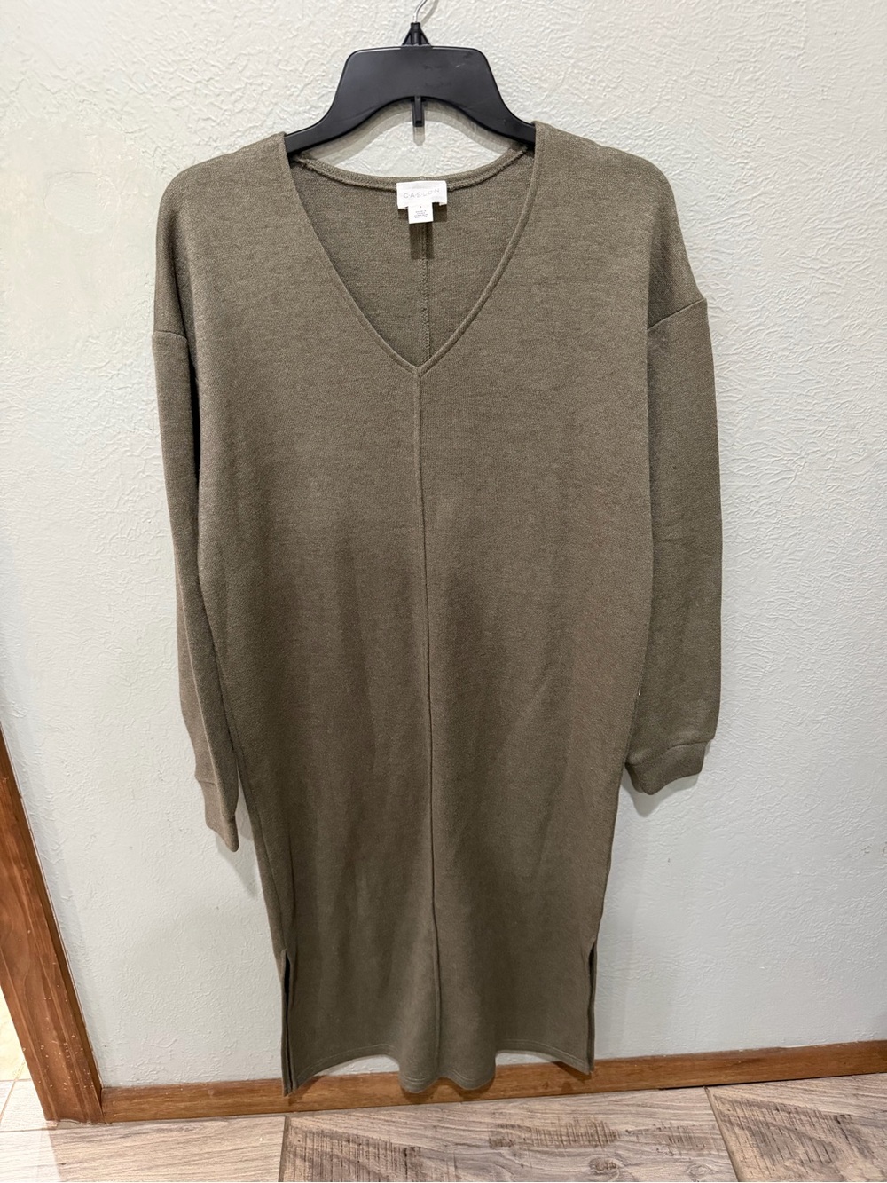 Caslon Olive Green V-Neck Knit Long Sleeve Dress